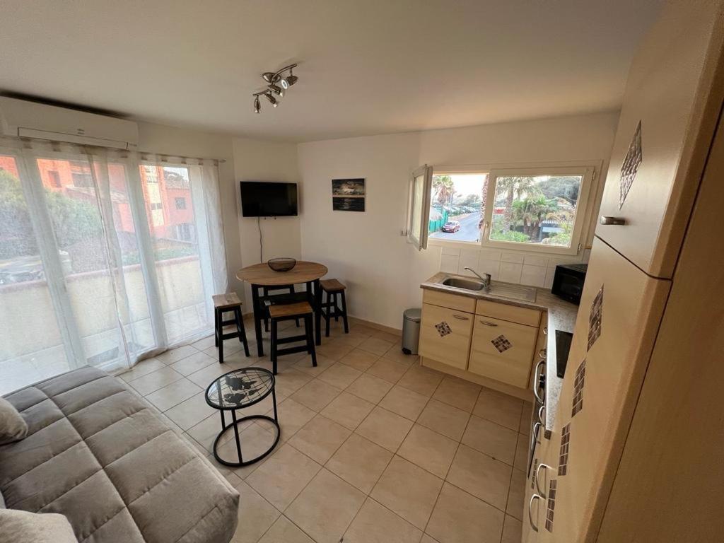 Plein Sud, Bel Appartement 20 Metres De La Plage La Capte Hyères Exterior foto